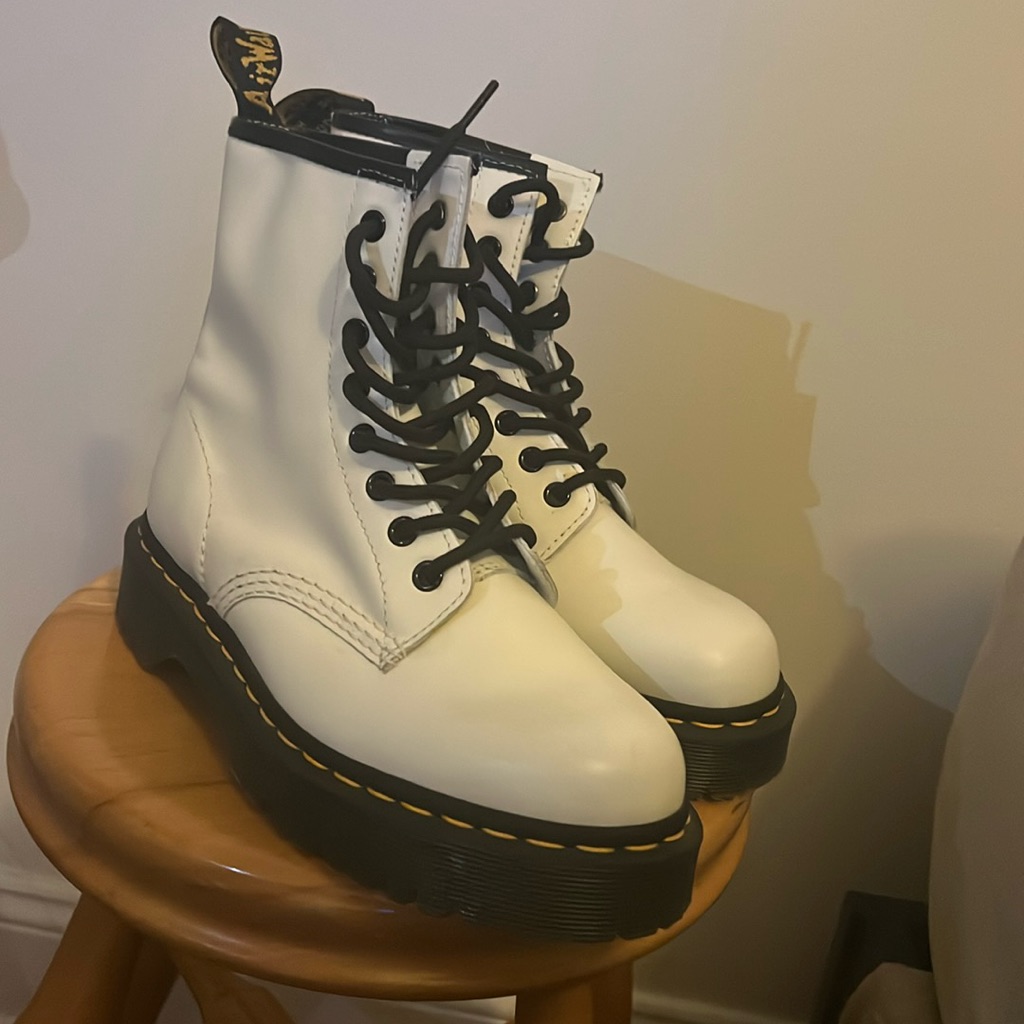 1460 Smooth Leather Lace Up Boots